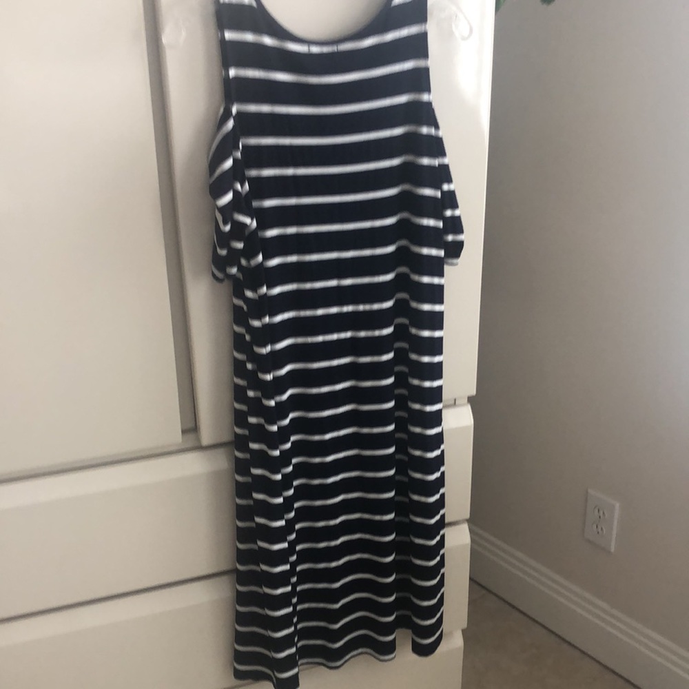 Threadz Australia Dress - Picture 4 of 5